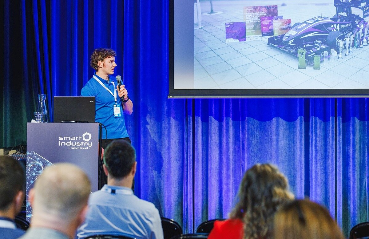 Student Formula representative introduces his team's experiences with HPC. Photo: Raul Mee.