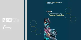 Cover of the SAPEA Evidence Review Report "Advanced Materials" from April 2026, with the Scientific Advice Mechanism logo and a graphic featuring interconnected hexagons and a close-up of advanced materials.